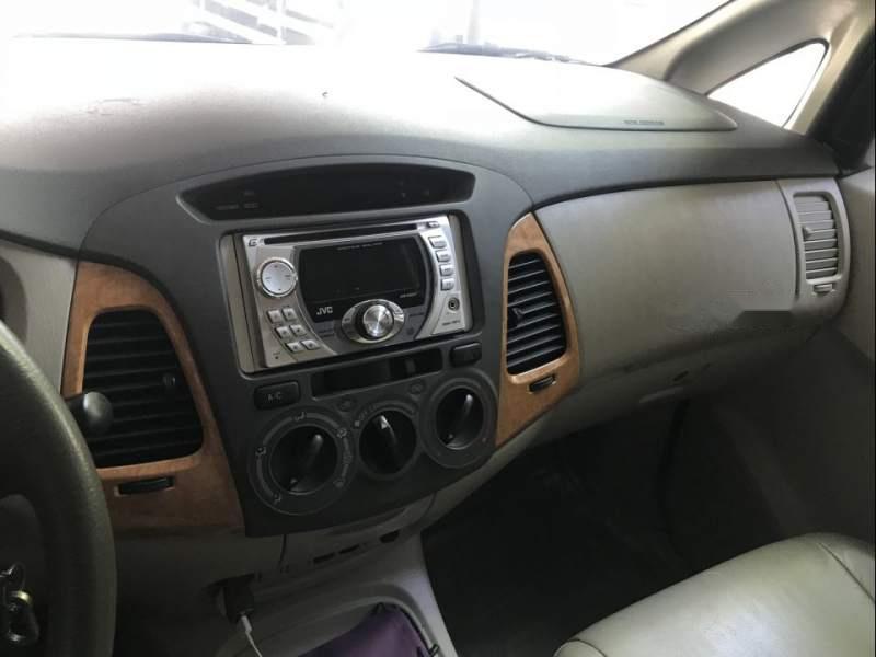 Toyota Innova 2009 - Chính chủ bán lại xe Toyota Innova năm 2009, màu bạc