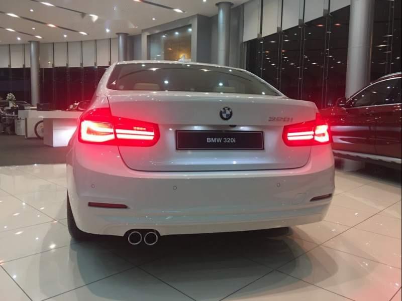 BMW 3 Series  320i 2018 - Bán BMW 3 Series 320i 2018, màu trắng, nhập khẩu nguyên chiếc