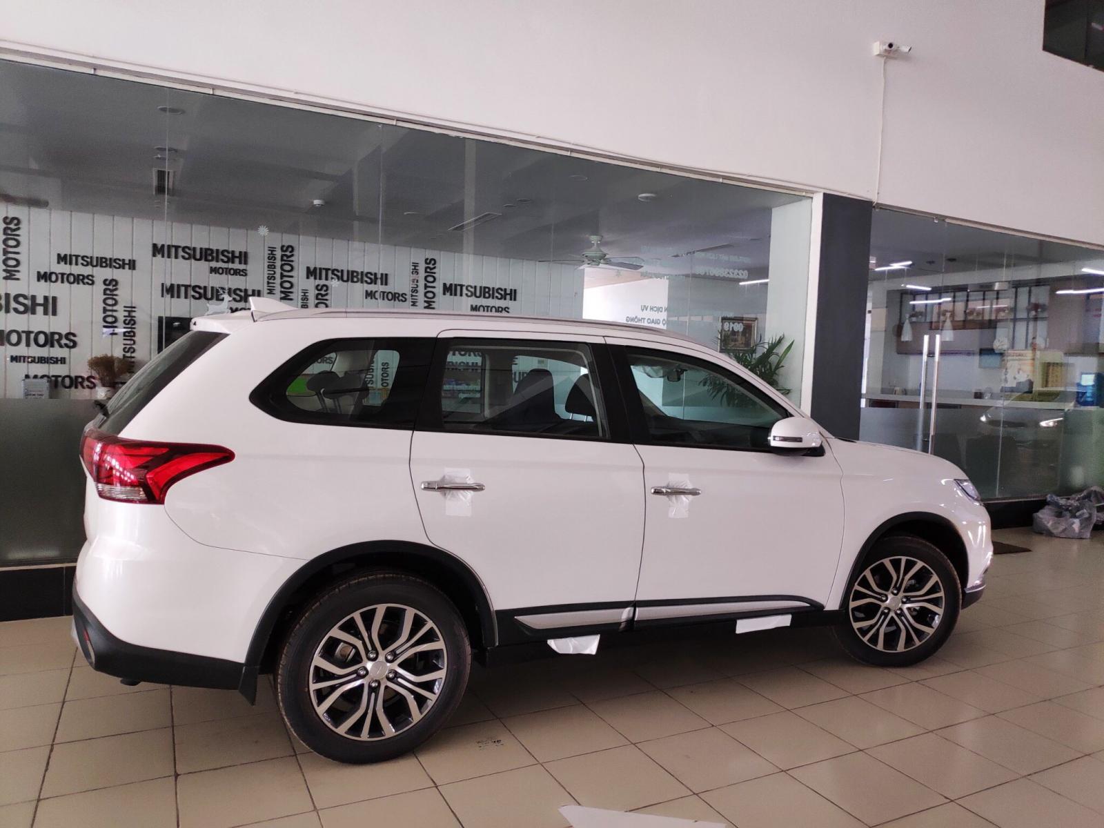 Mitsubishi Outlander 2.0 STD 2019 - Bán Mitsubishi Outlander 2.0 STD 2019, Giá 807 triệu, 0911 821 452