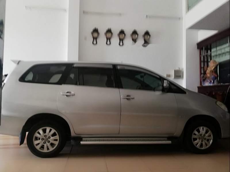 Toyota Innova 2009 - Bán ô tô Toyota Innova đời 2009, màu bạc