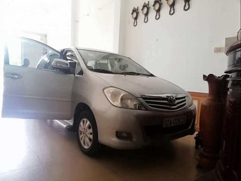 Toyota Innova 2009 - Bán ô tô Toyota Innova đời 2009, màu bạc