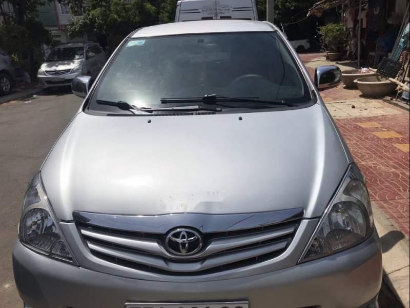 Toyota Innova 2010 - Bán lại xe Toyota Innova 2010, màu bạc