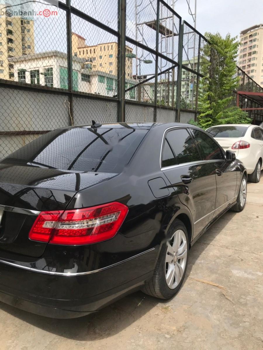 Mercedes-Benz E class E250 2011 - Bán Mercedes E250 sản xuất năm 2011, màu đen, xe như mới 