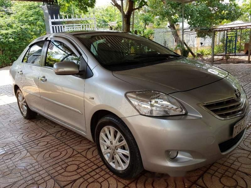 Toyota Vios   2011 - Bán Toyota Vios năm 2011, màu bạc số tự động