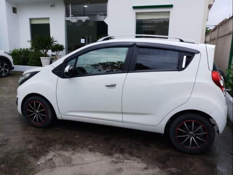 Chevrolet Spark  LTZ 2014 - Cần bán Chevrolet Spark LTZ năm 2014, màu trắng chính chủ, giá 245tr