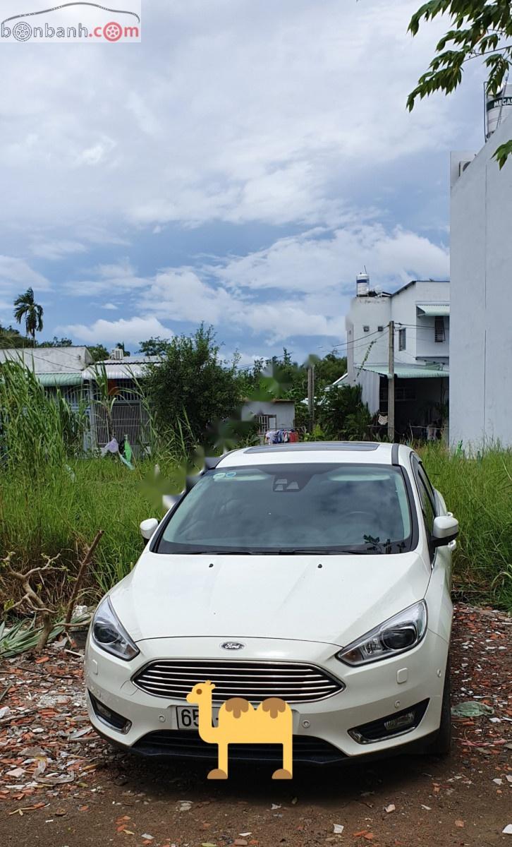 Ford Focus Titanium 1.5L 2016 - Bán Ford Focus Titannium đời 2016, màu trắng, xe nhập