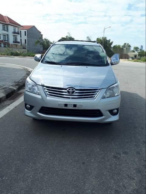 Toyota Innova   E  2012 - Bán Toyota Innova E 2012, màu bạc 