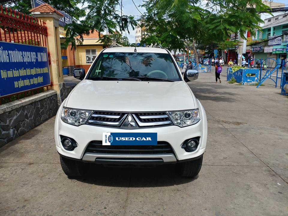 Mitsubishi Pajero Sport 2.5MT 2015 - Bán xe Mitsubishi Pajero Sport 2.5MT đời 2015 trả góp đưa trước 200tr nhận xe