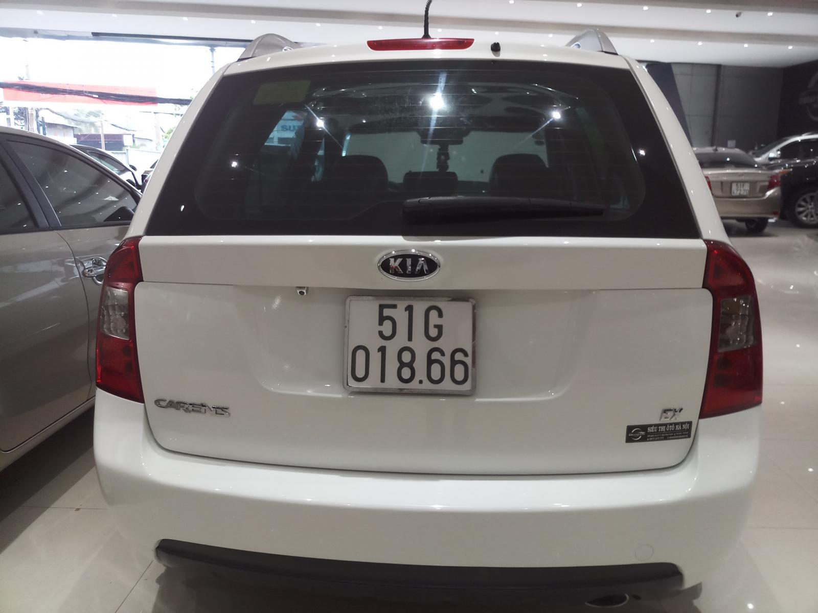 Kia Carens EX 2.0MT 2015 - Cần bán Kia Carens EX 2.0MT năm 2015, màu trắng, biển SG 866, 390 triệu