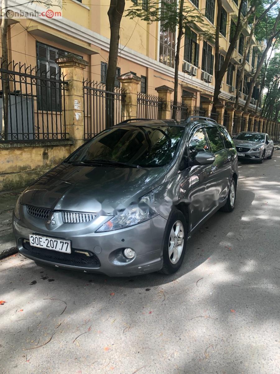 Mitsubishi Grandis 2006 - Bán Mitsubishi Grandis đời 2006, màu xám, chính chủ