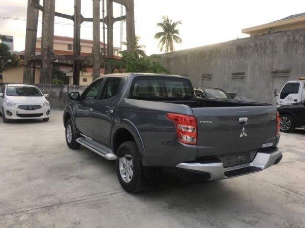 Mitsubishi Triton 4x2 AT 2018 - Bán ô tô Mitsubishi Triton 4x2 AT đời 2018, màu xám, nhập khẩu 