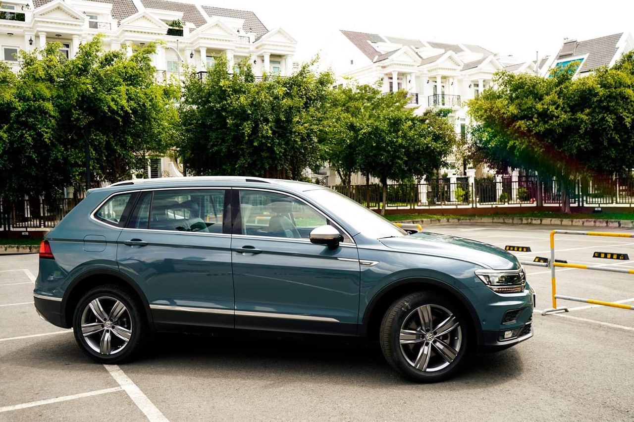 Volkswagen Tiguan Allspace 2018 - Bán ô tô Volkswagen Tiguan Allspace đời 2018, nhập khẩu nguyên chiếc