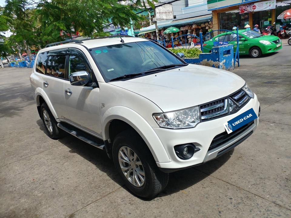 Mitsubishi Pajero Sport 2.5MT 2015 - Bán xe Mitsubishi Pajero Sport 2.5MT đời 2015 trả góp đưa trước 200tr nhận xe