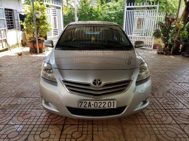 Toyota Vios   2011 - Bán Toyota Vios năm 2011, màu bạc số tự động