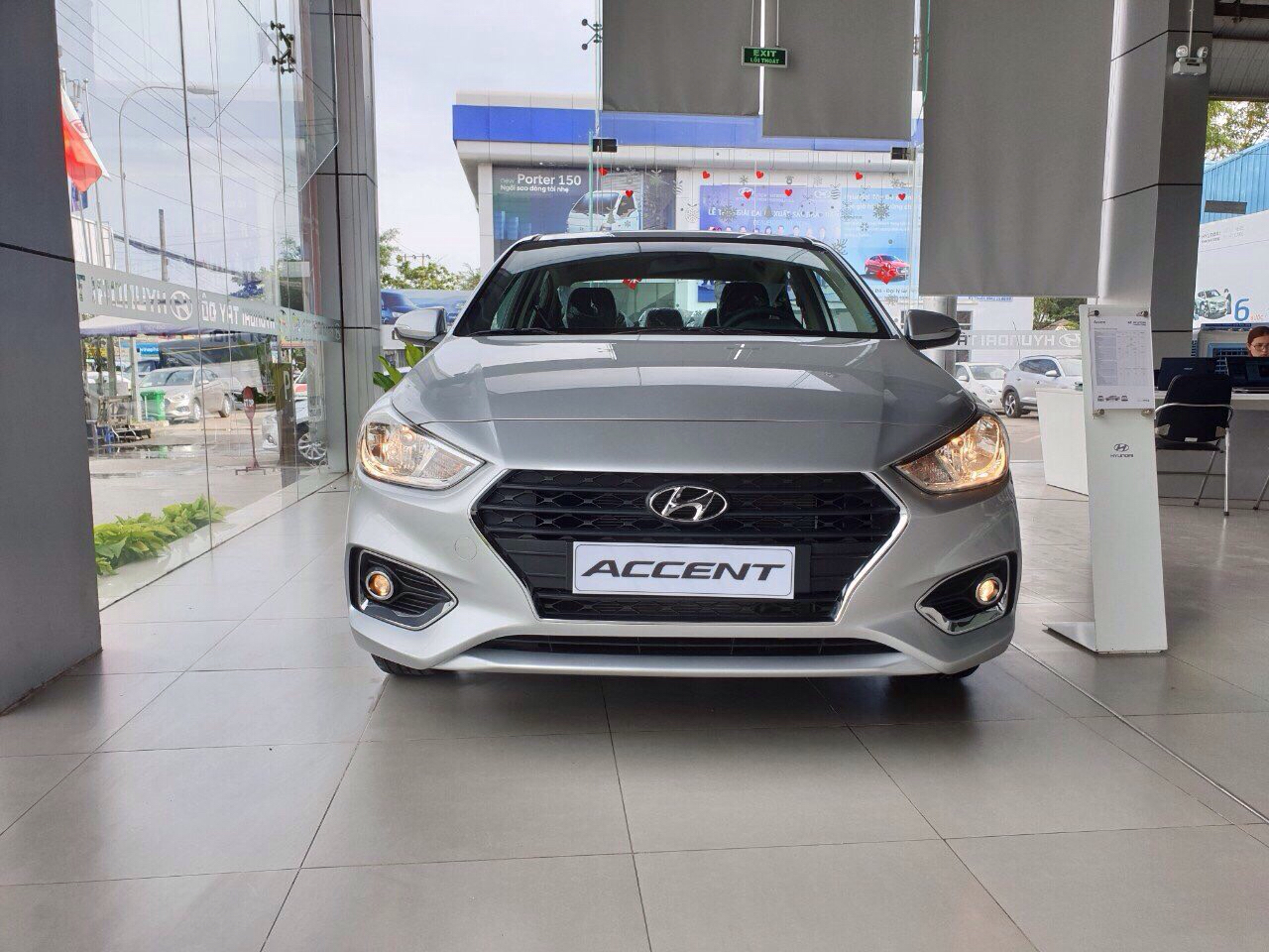 Hyundai Accent 2019 - Bán Hyundai Accent năm 2019, màu bạc hỗ trợ trả góp đến 80%