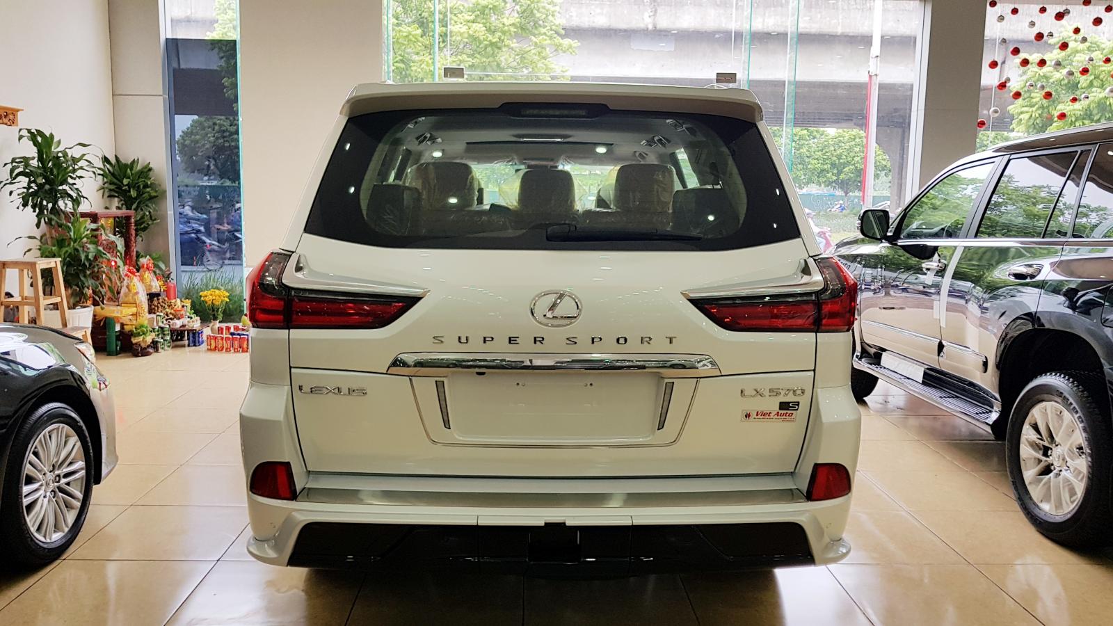 Lexus LX 2019 - Bán Lexus LX 570S Super Sport sản xuất 2019 màu trắng nội thất nâu