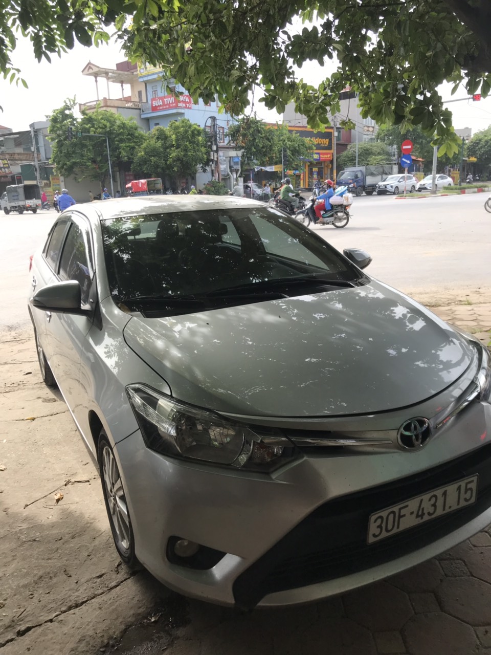 Toyota Vios E 2017 - Bán ô tô Toyota Vios sản xuất năm 2017, màu bạc