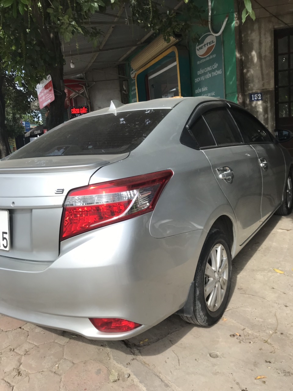 Toyota Vios E 2017 - Bán ô tô Toyota Vios sản xuất năm 2017, màu bạc