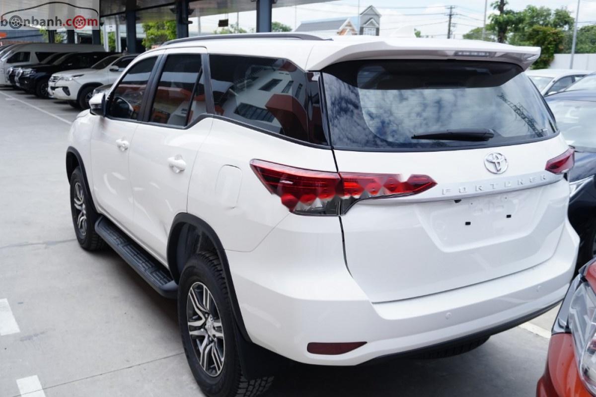 Toyota Fortuner 2.4G 4x2 MT 2019 - Bán xe Toyota Fortuner 2.4G 4x2 MT đời 2019, màu trắng