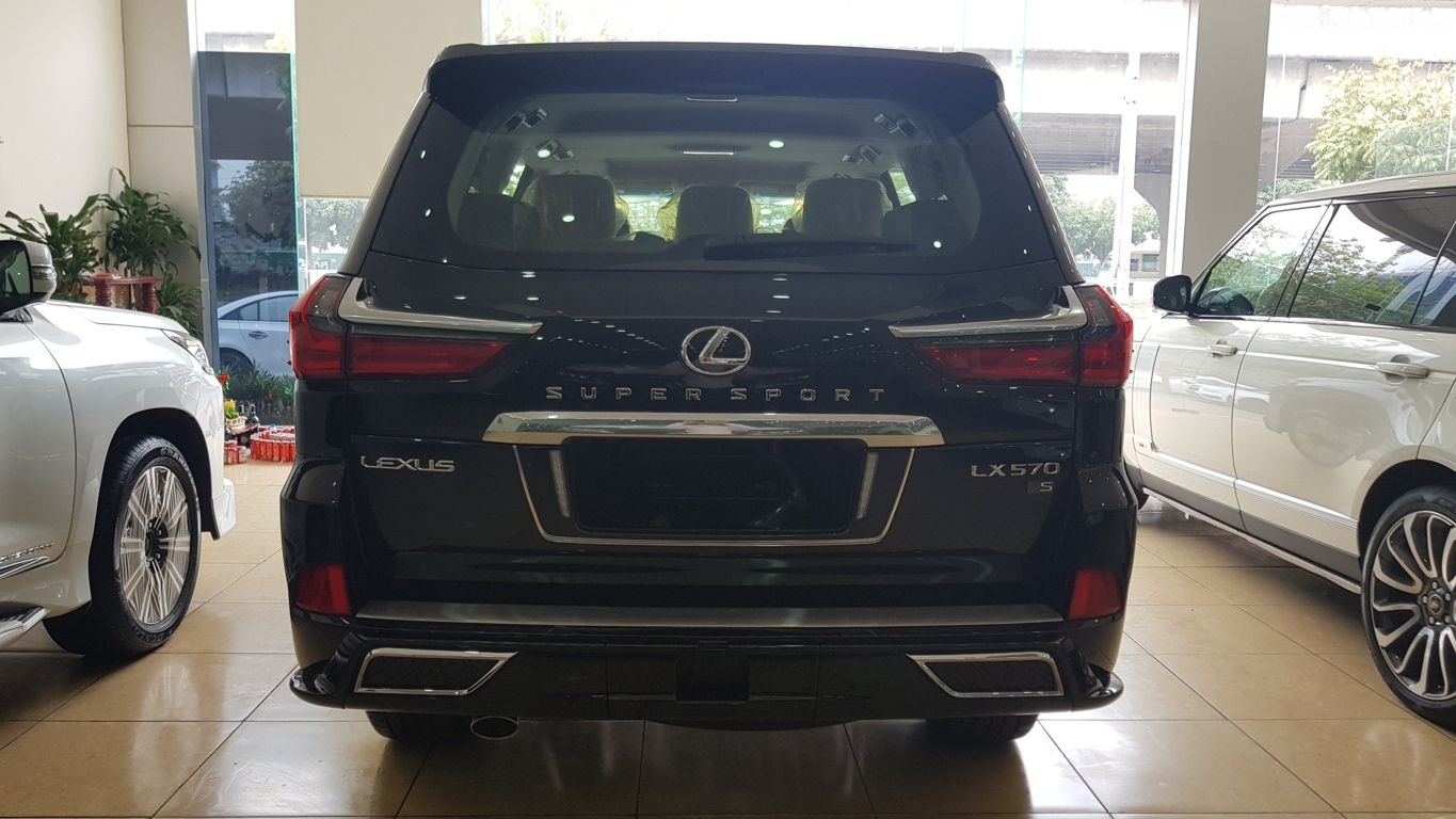 Lexus LX 2019 - Bán Lexus LX 570S Super Sport sản xuất 2019 màu đen nội thất hai màu đỏ đen