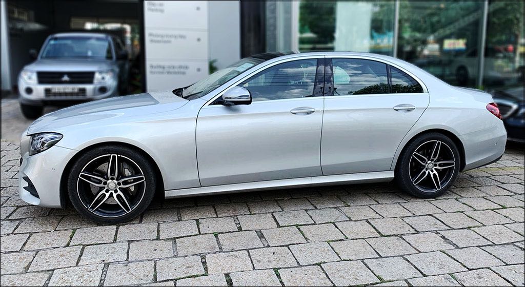 Mercedes-Benz E class E300 2017 - Xe E300 gia đình cần bán, đi cực ít, xe giữ kỹ, hỗ trợ vay vôn ngân hàng