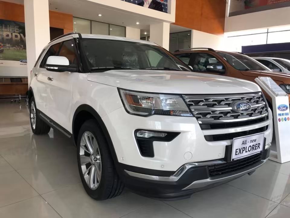 Ford Explorer 2.3L Ecoboost 2018 - Bán Ford Explorer 2018 giá sốc, giảm TM + phụ kiện, LH 090.217.2017 - em Mai