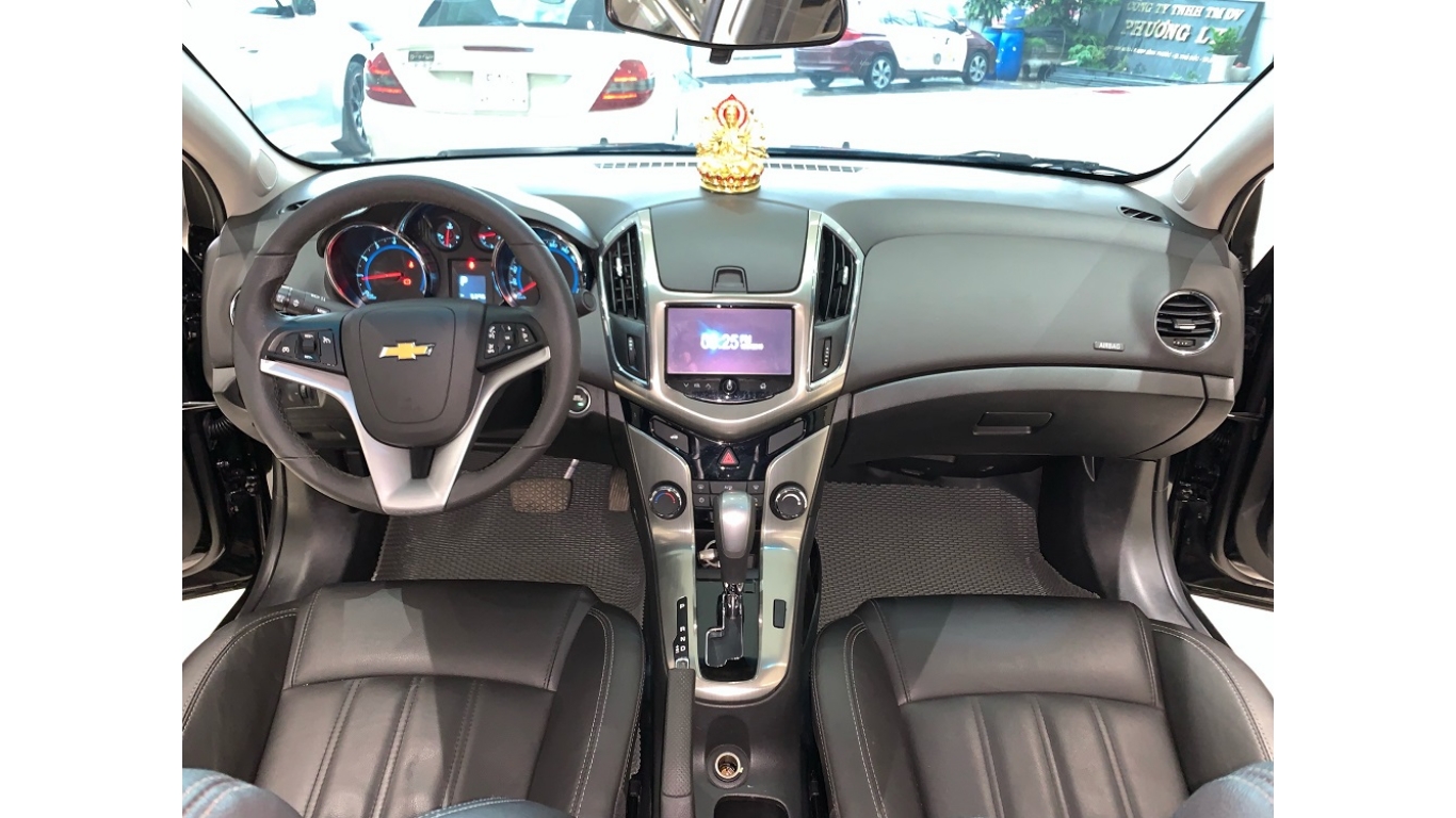 Chevrolet Cruze 1.8 AT 2017 - Chevrolet Cruze 1.8 AT 2017, màu đen, trả trước chỉ từ 147 triệu