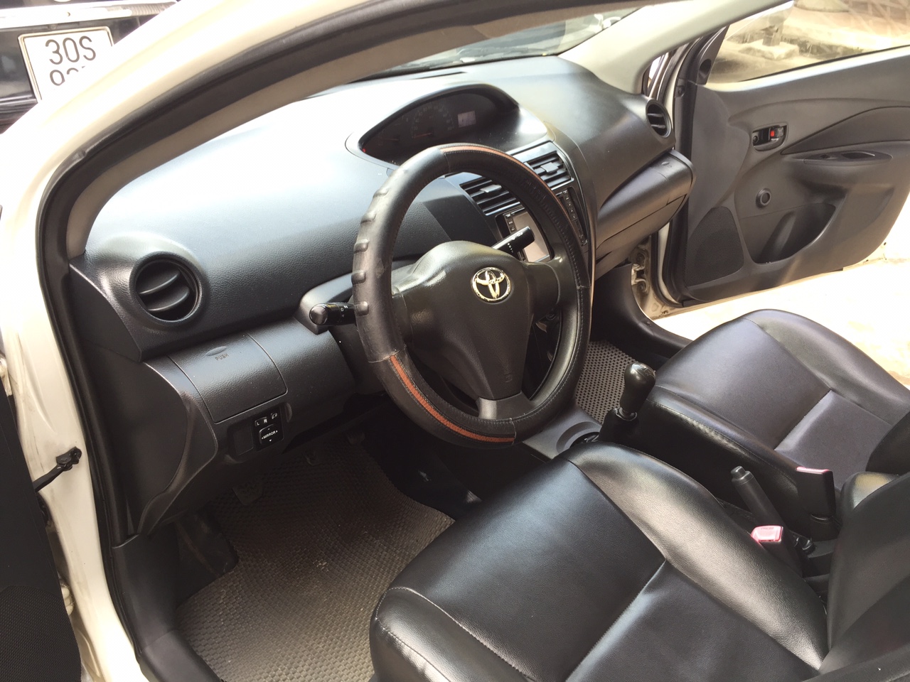 Toyota Vios 2010 - Bán Toyota Vios 1.5MT năm 2010, màu trắng, chính chủ, công nhận chất