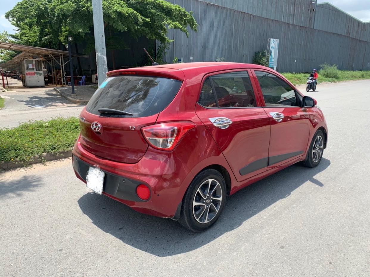 Hyundai Grand i10 1.2AT Hatchback 2018 - Hyundai Grand i10 1.2AT hatchback năm 2018, màu đỏ, hỗ trợ ngân hàng 75% giá trị xe