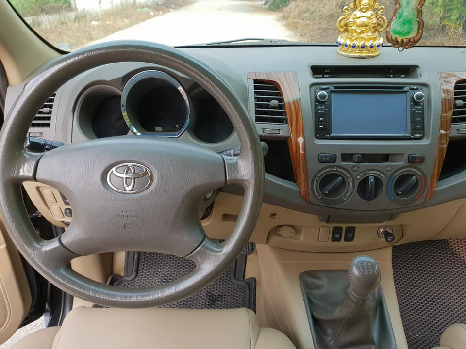 Toyota Fortuner 2010 - Bán Toyota Fortuner 2010 số sàn, dầu, xám bút chì rất đẹp