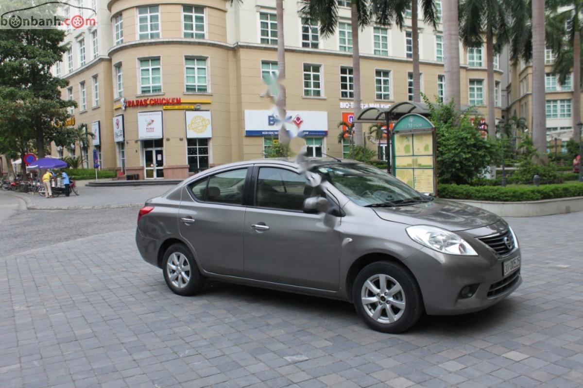 Nissan Sunny 2013 - Bán Nissan Sunny 2013, màu xám, nhập khẩu nguyên chiếc, 375tr