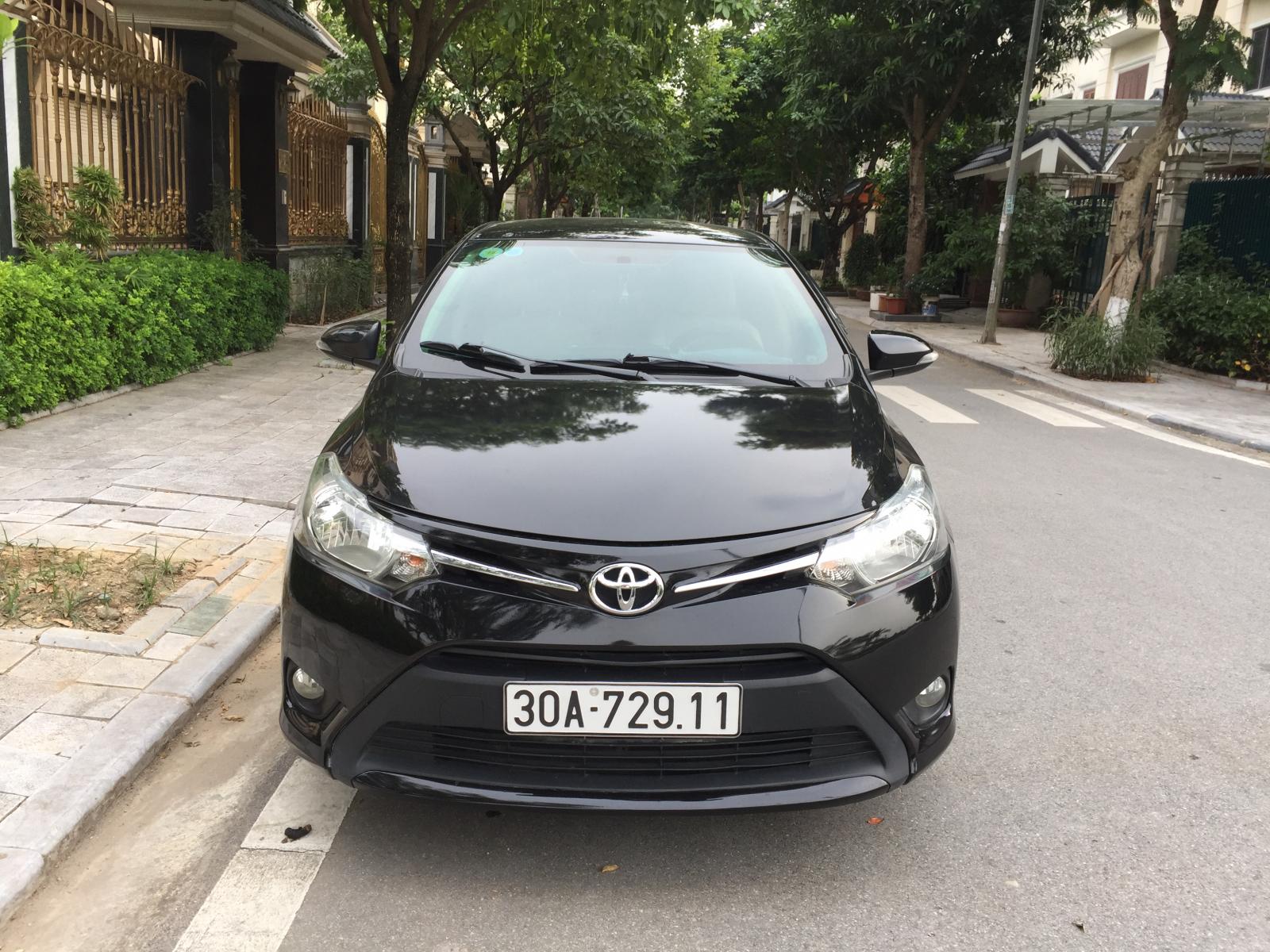 Toyota Vios 1.5E 2015 - Tôi cần bán gấp chiếc Toyota Vios 1.5E số sàn, màu đen, chính chủ gia đình tôi đang sử dụng LH 0988068623