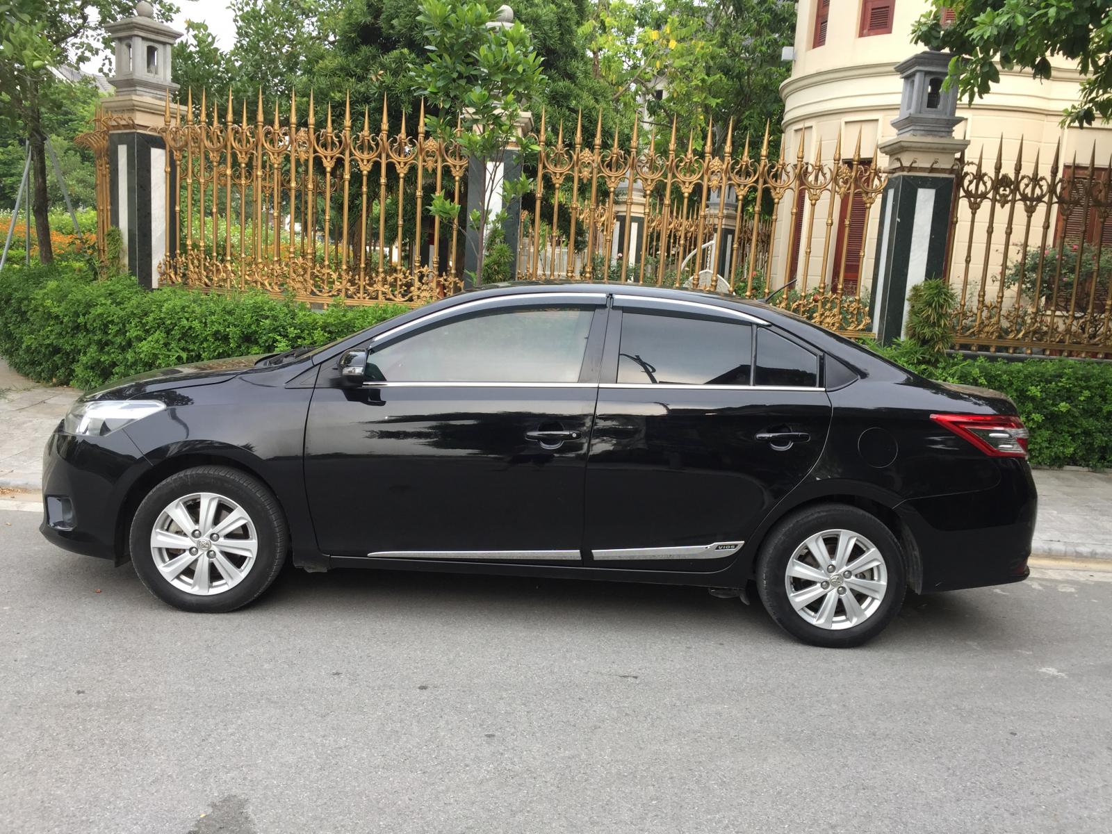 Toyota Vios 1.5E 2015 - Tôi cần bán gấp chiếc Toyota Vios 1.5E số sàn, màu đen, chính chủ gia đình tôi đang sử dụng LH 0988068623