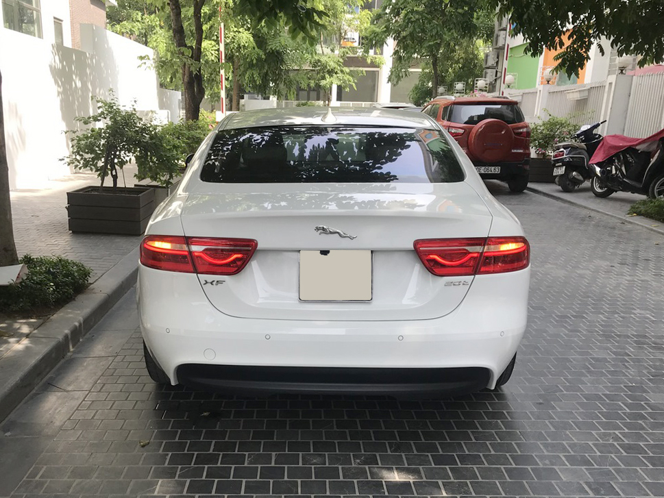 Jaguar XE 2.0T Portpolio 2015 - Cần bán xe Jaguar XE 2.0T Portpolio đời 2016, màu trắng, nhập khẩu Anh Quốc