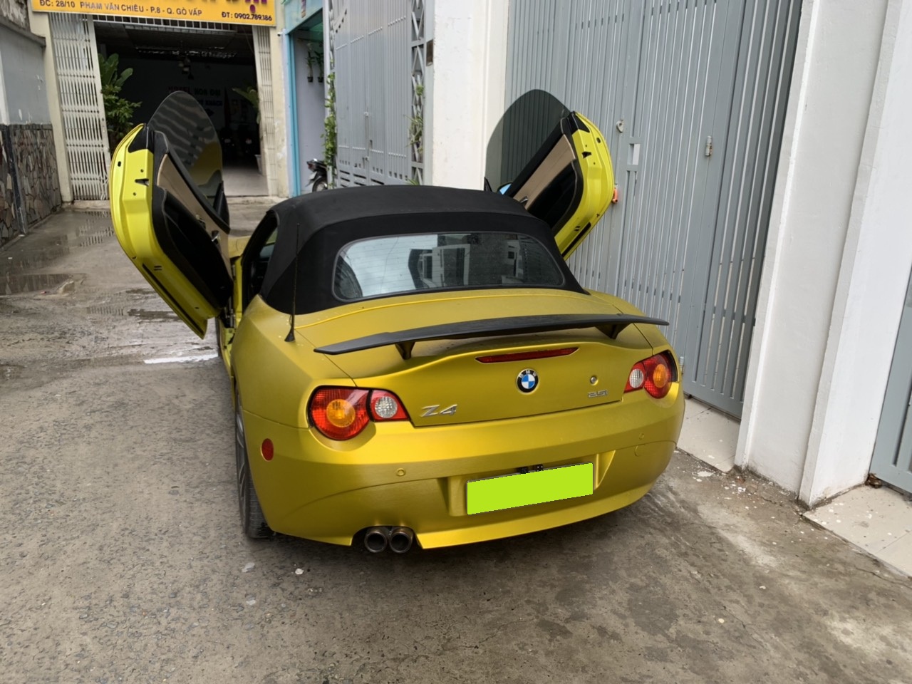 BMW Z4 2008 - Đổi gió bán BMW Z4, 2008, số sàn, mui xếp tự động, màu vàng