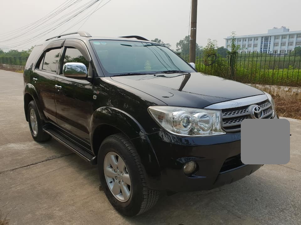 Toyota Fortuner mt 2010 - Bán Toyota Fortuner 2010 số sàn, dầu, xám bút chì rất đẹp