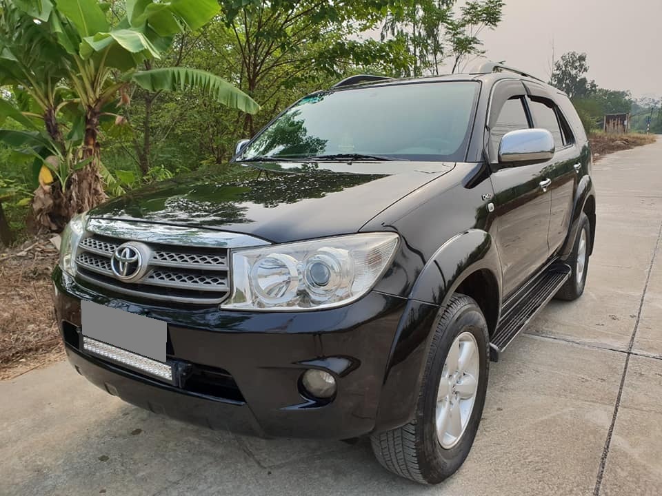 Toyota Fortuner mt 2010 - Bán Toyota Fortuner 2010 số sàn, dầu, xám bút chì rất đẹp