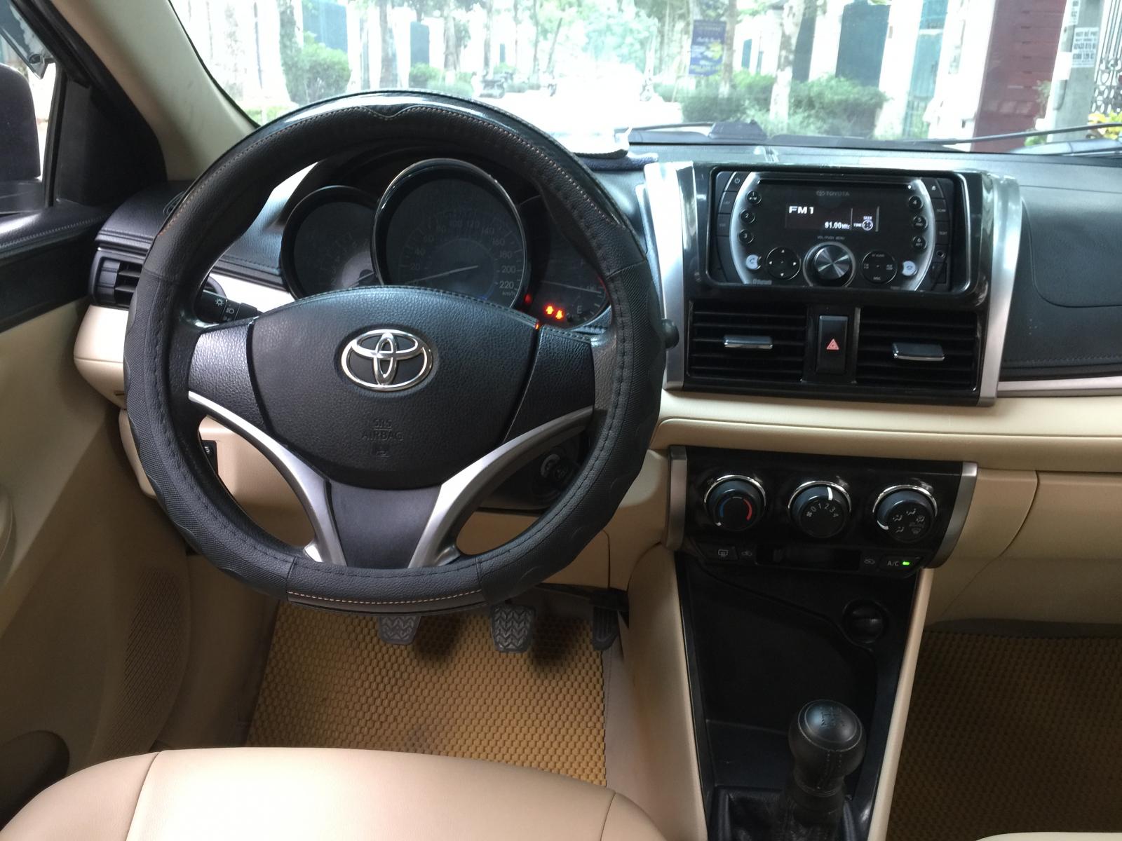 Toyota Vios 1.5E 2015 - Tôi cần bán gấp chiếc Toyota Vios 1.5E số sàn, màu đen, chính chủ gia đình tôi đang sử dụng LH 0988068623