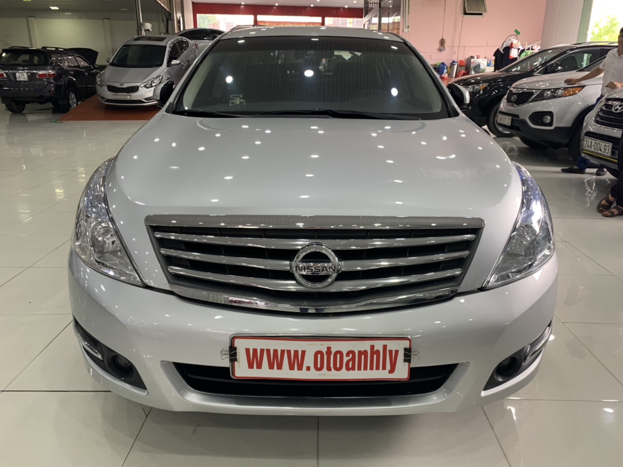 Nissan Teana 2010 - Cần bán xe Nissan Teana sản xuất 2010, màu bạc, nhập khẩu