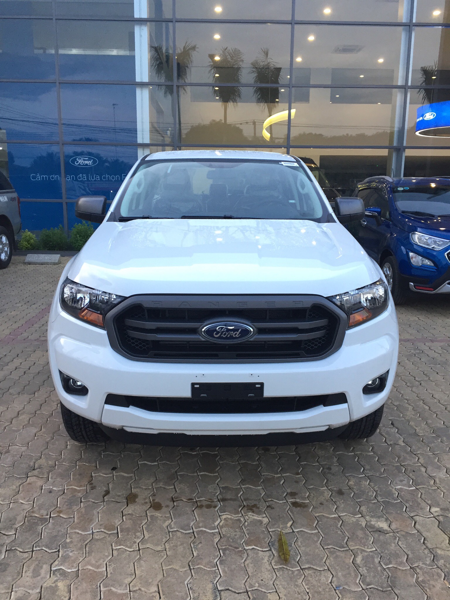 Ford Ranger XLS 2019 - Bán xe bán tải Ford Ranger XLS 2019, màu trắng, nhập khẩu, ưu đãi cực khủng