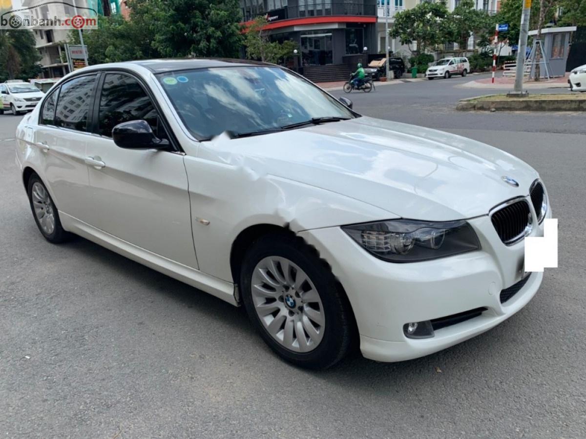 BMW 3 Series 320i 2009 - Cần bán lại xe BMW 3 Series 320i sản xuất năm 2009, màu trắng, đăng ký 2010, biển số thành phố