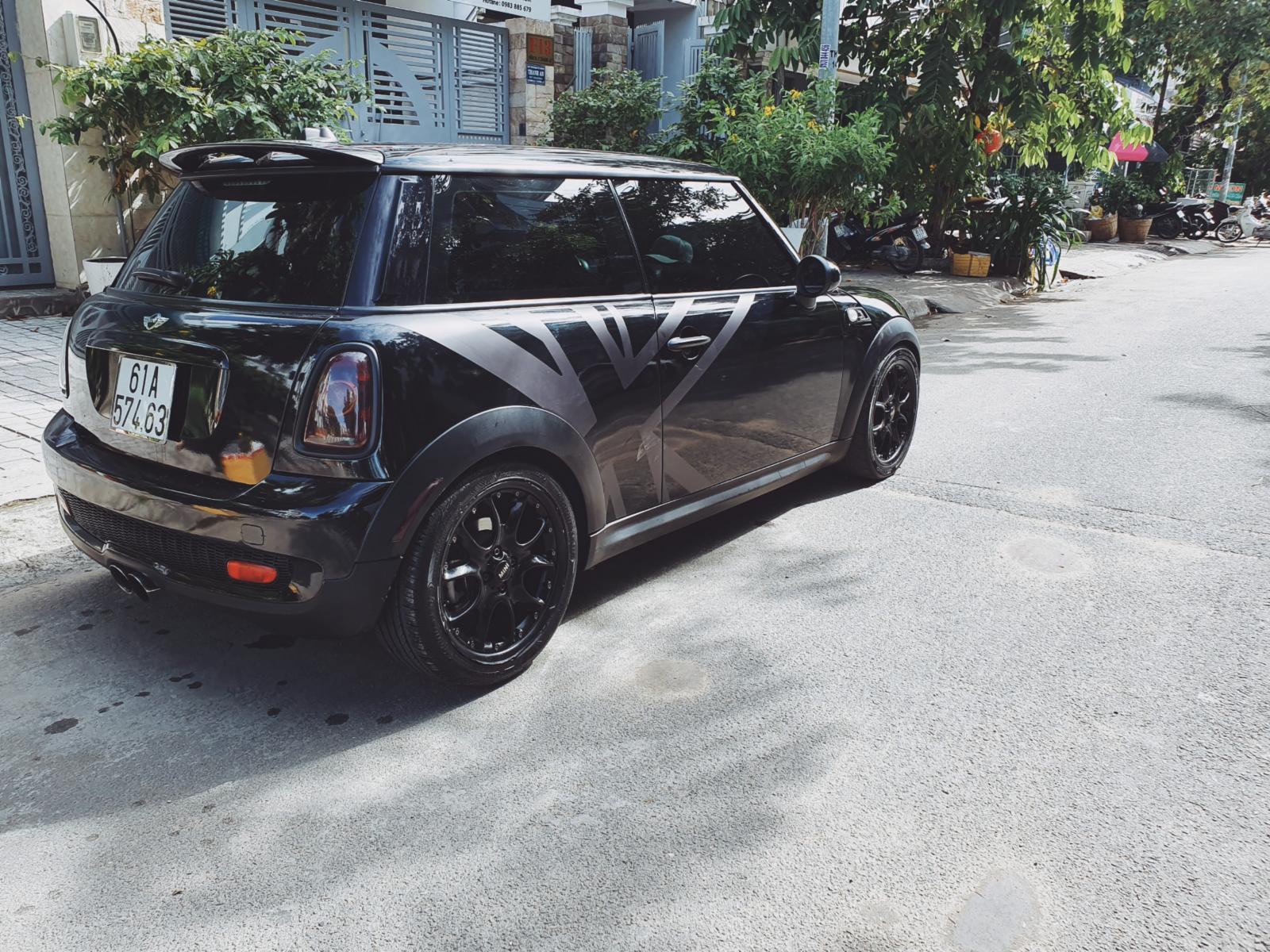 Mini Cooper 1.6 Turbo S 2011 - Cần bán Mini Cooper S 2011 option hơn 200tr cực đẹp