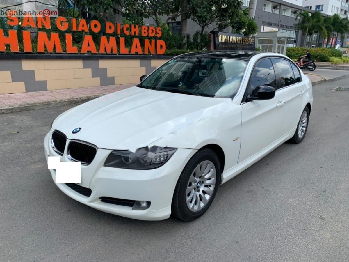 BMW 3 Series 320i 2009 - Cần bán lại xe BMW 3 Series 320i sản xuất năm 2009, màu trắng, đăng ký 2010, biển số thành phố