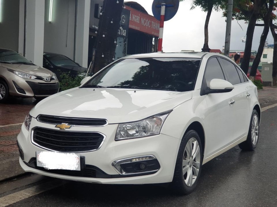 Chevrolet Cruze LTZ 2015 - Chevrolet Cruze LTZ 1.8L sản xuất 2015, màu trắng, giá rẻ nhất thị trường