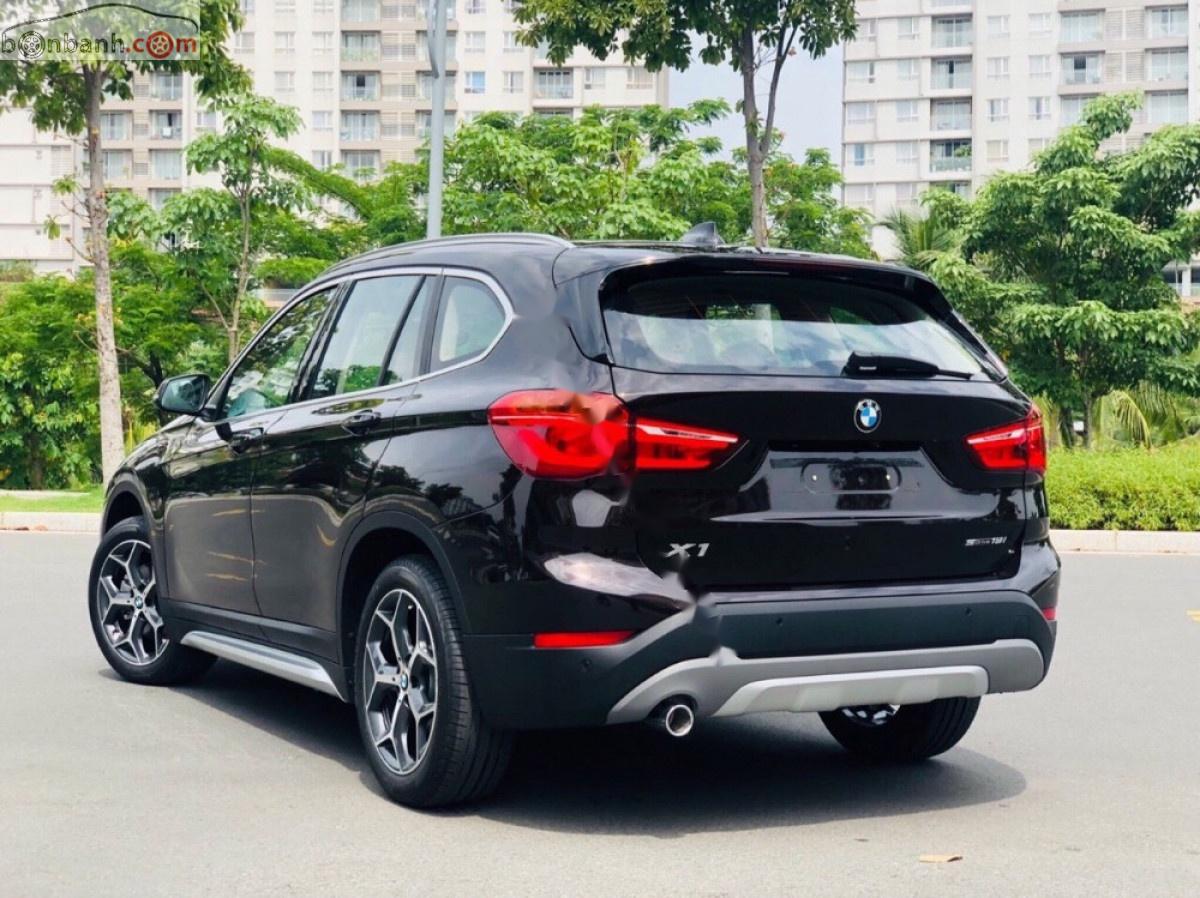 BMW X1 18i Xline 2019 - Bán xe BMW X1 18i Xline sản xuất năm 2019, màu đen, xe nhập