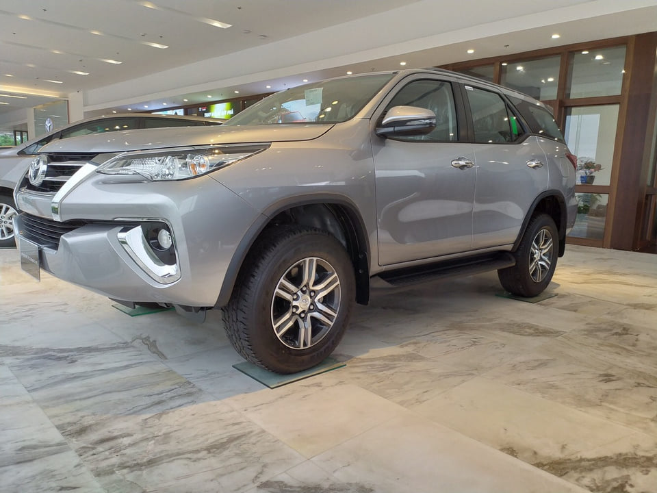 Toyota Fortuner 2.4G  2019 - Bán xe Toyota Fortuner 2019, xe đủ màu giao ngay, ưu đãi sốc: Giảm tiền mặt + BHVC + PK chính hãng, LH 0941115585