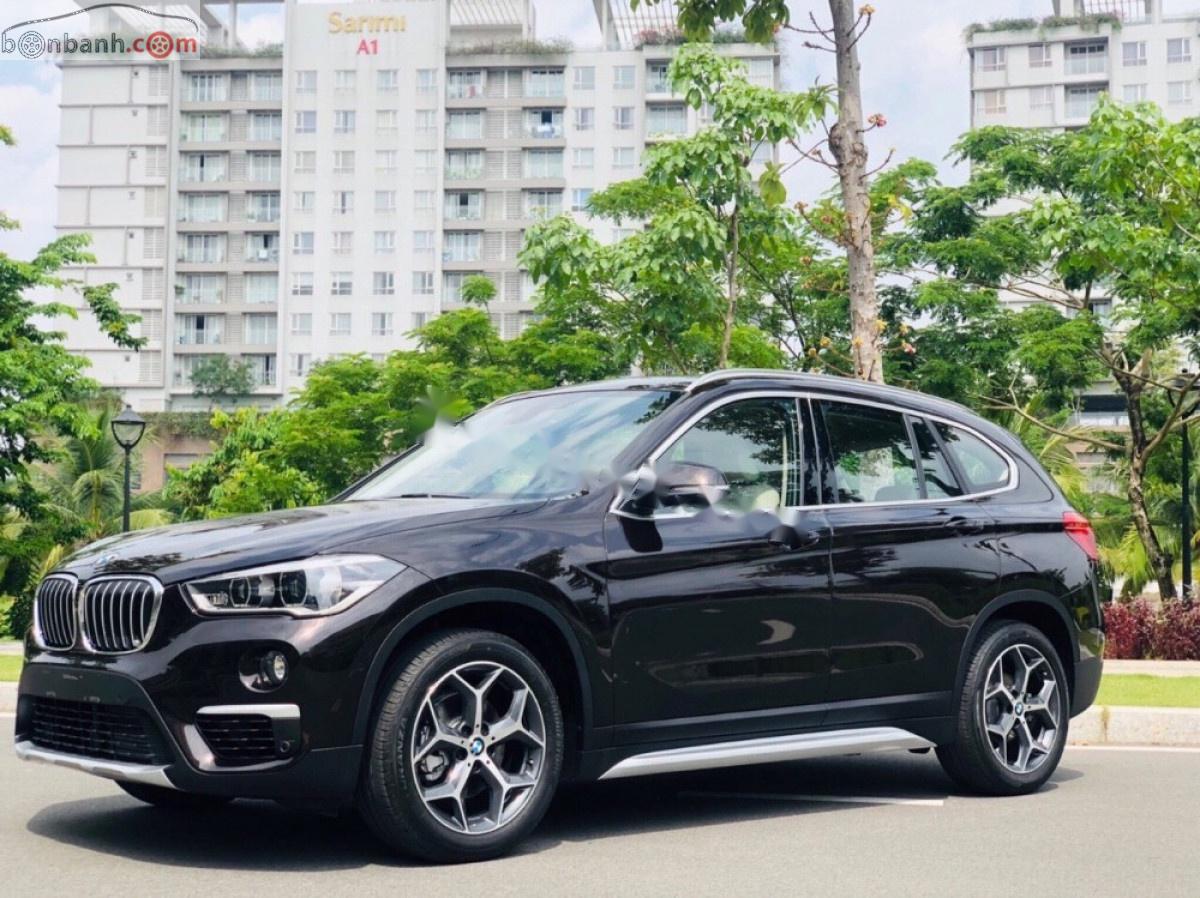 BMW X1 18i Xline 2019 - Bán xe BMW X1 18i Xline sản xuất năm 2019, màu đen, xe nhập