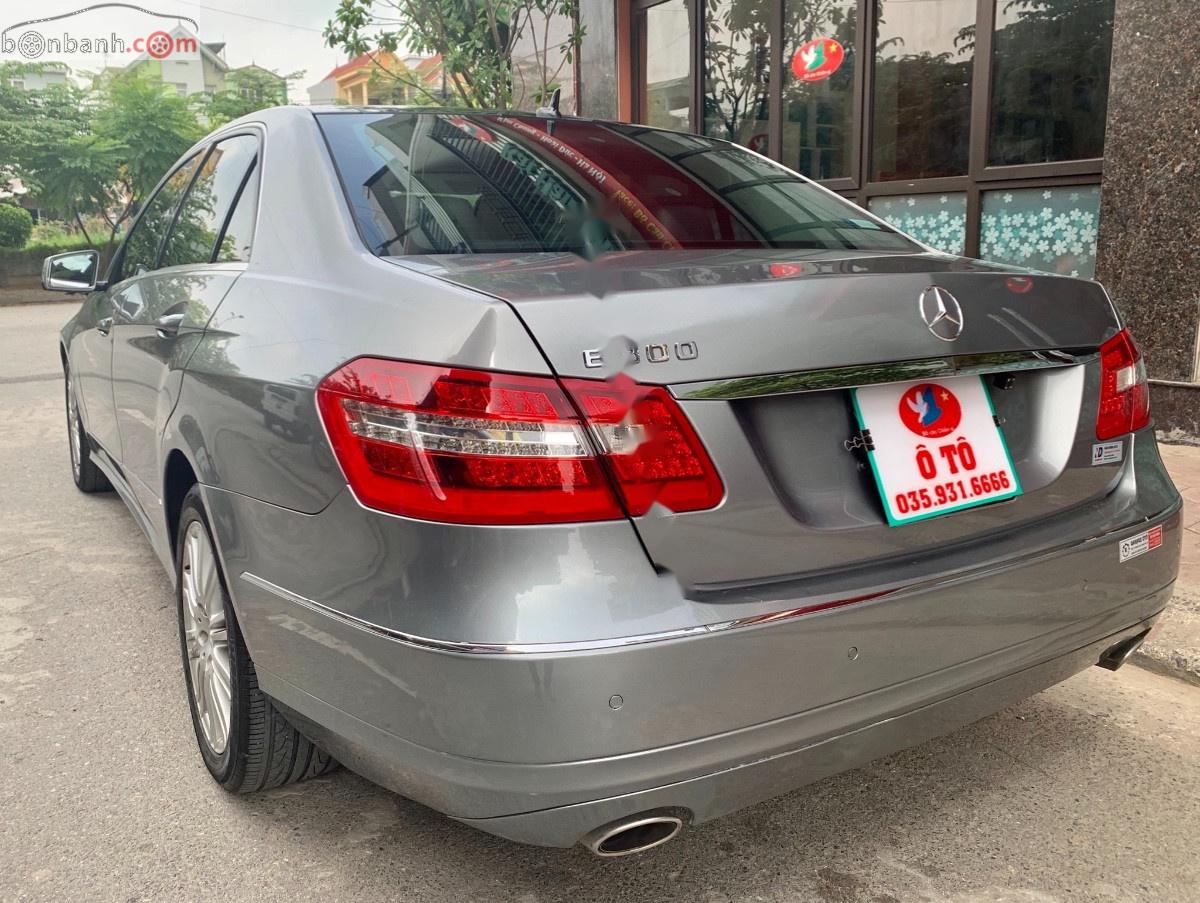 Mercedes-Benz E class E300 2009 - Bán Mercedes E300 đời 2009, màu xám giá cạnh tranh