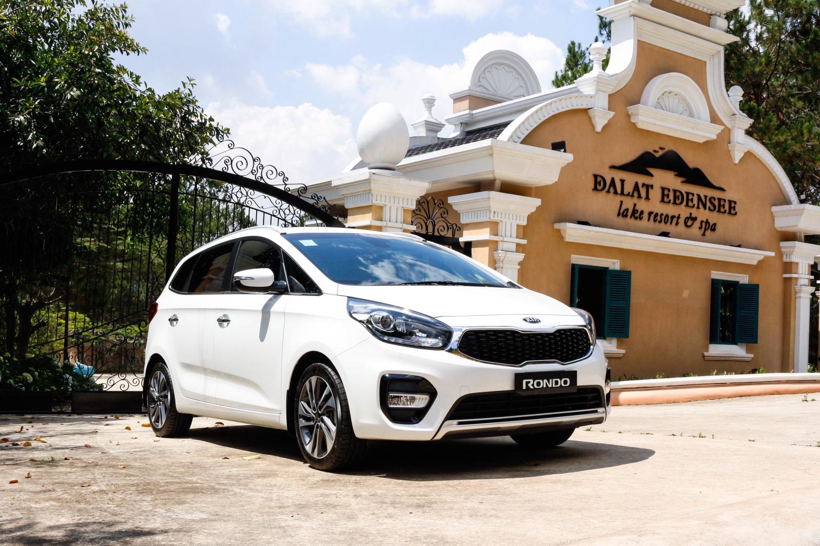 Kia Rondo Deluxe 2019 - Kia Rondo xe gia đình 7 chỗ,  trẻ trung công nghệ tiện ích cho người dùng