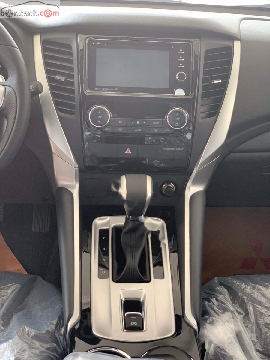 Mitsubishi Pajero Sport 2.4D 4x2 AT 2019 - Cần bán xe Mitsubishi Pajero Sport 2.4D 4x2 AT sản xuất năm 2019, màu đen, nhập khẩu nguyên chiếc